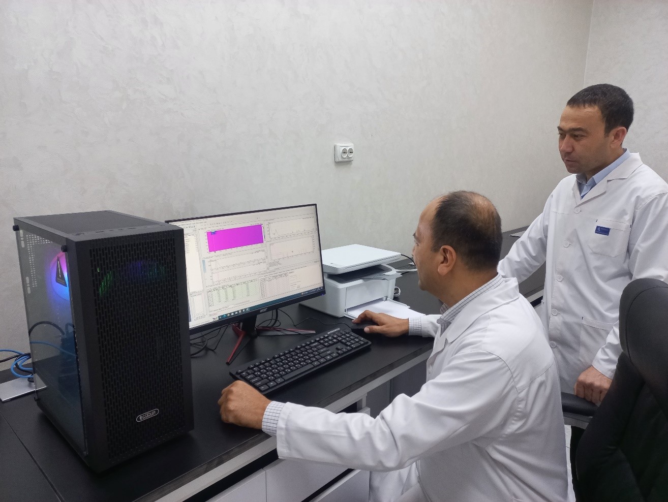 Kichkina, osilgan kokrakli oriq ayollar bilan jinsiy aloqa Qizil sochli gozal qiz porno