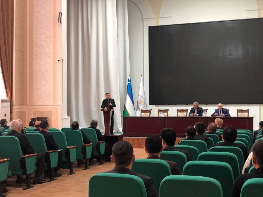 OAK RAISI SAMDU OLIMLARI BILAN UCHRASHDI