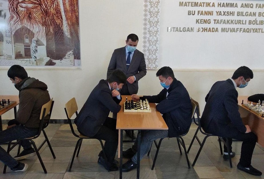 TALABALAR O’RTASIDA SHAXMAT OMMALASHMOQDA