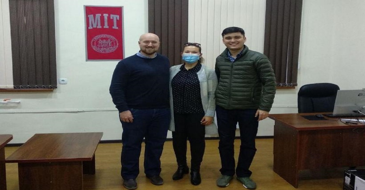 Amerika Kengashlarining O'zbekistondagi mintaqaviy direktori janob Uilyam O'Roarkning va dasturlar menejeri Shaxnoza Suyarovalarning Samarqand davlat universitetiga tashrifi