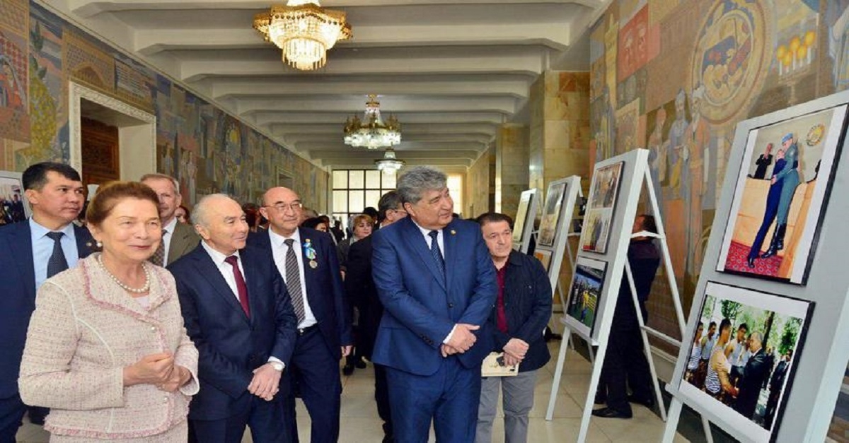 SamDUda Islom Karimov hayoti va faoliyatiga bag’ishlangan fotosuratlar ko’rgazmasi ochildi