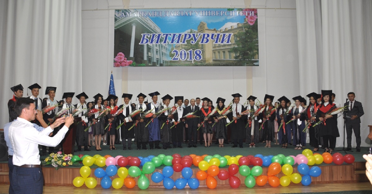 Bitiruvchilarga diplomlar topshirildi
