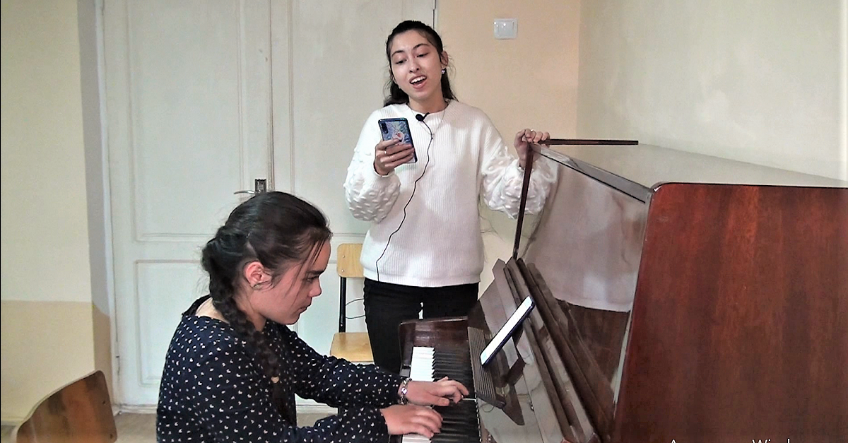 Самарқанд давлат университети спорт фаолияти ва санъат факультети талабаси Маржона Маматова ижодидан