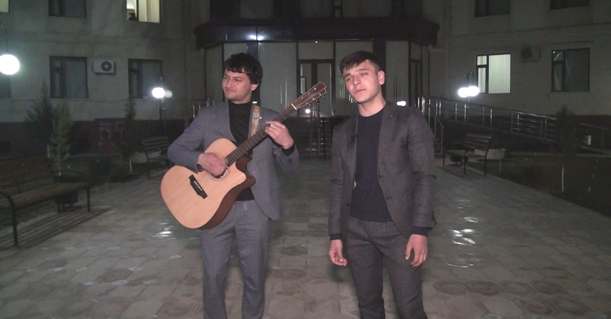 Эй дўстлар...