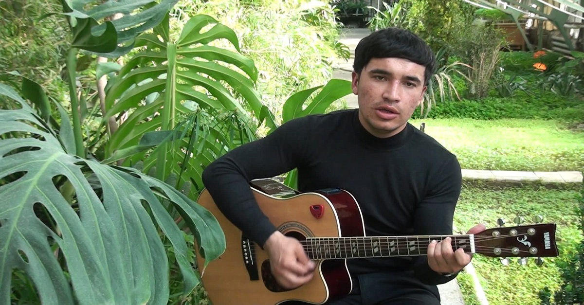 Men otamdan boyman chunki otam bor...