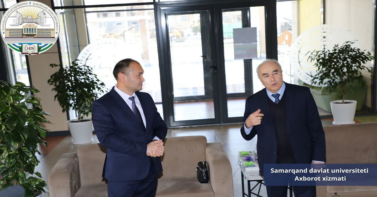 Самарқанд давлат университети ректори Рустам Холмуродовнинг Самарқанд шаҳридаги Президент мактаби ўқувчилари билан учрашуви кўтаринки руҳда давом этмоқда