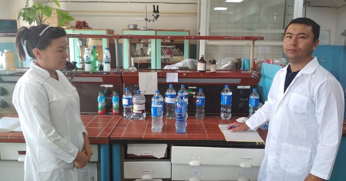 SamSU researcher conducts research in the laboratory of the enterprise 