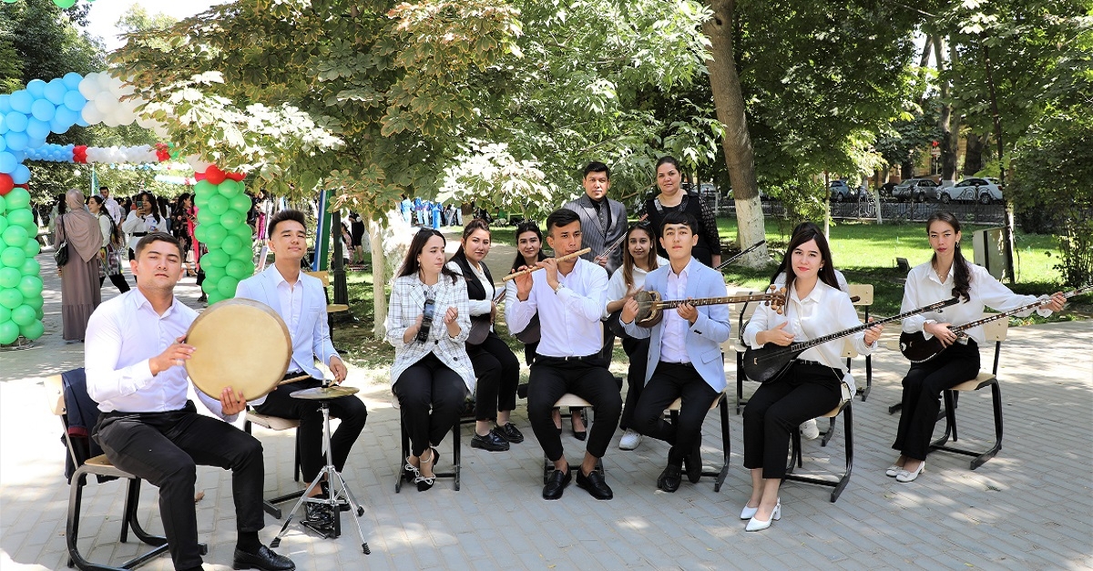 21-sentabr Samarqand davlat universiteti kuni. Mazkur sana munosabati bilan Universitet xiyobonida bayram dasturi o'tkazildi...