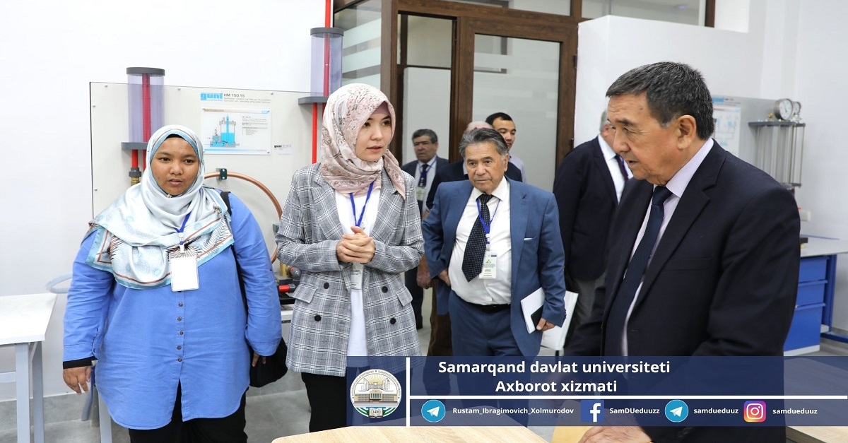 Participants in the international conference “Applied Mathematics and Information Technologies - Al-Khorezmi 2023”, held at Samarkand State University, get acquainted with the activities of the Scientific Laboratory of Mechanics of Samara State University...