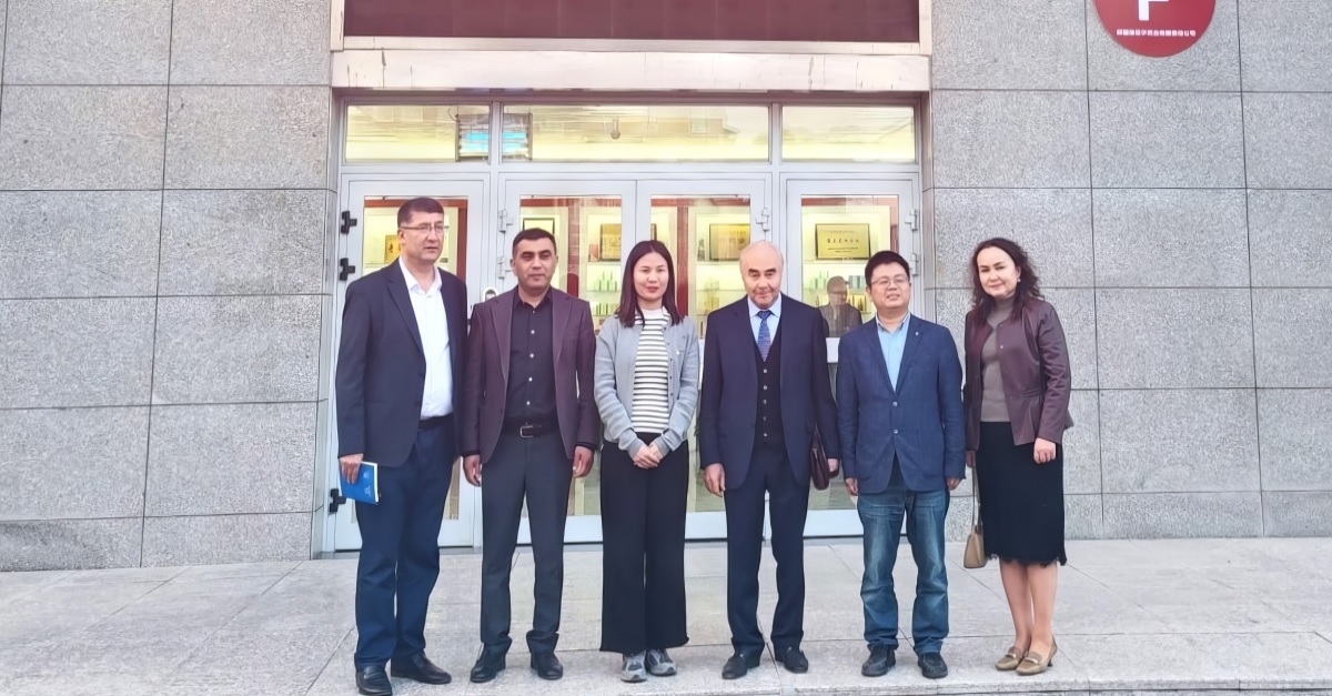 Rector of Samarkand State University Rustam Khalmuradov got acquainted with the activities of a large pharmaceutical enterprise in China...