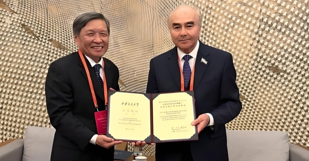 Rector of Samarkand State University Rustam Halmuradov was awarded the title of honorary professor at the prestigious Xi'an Jiaotong University (China)...