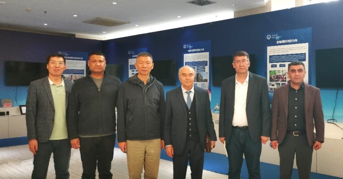Cooperation between Samarkand State University and Xinjiang Institute of Physics and Chemical Technology of China...