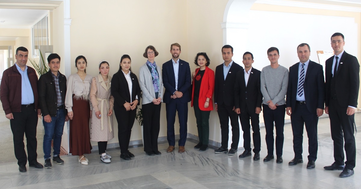 Представители посольства США посетили Институт агробиотехнологий и продовольственной безопасности Самаркандского государственного университета...