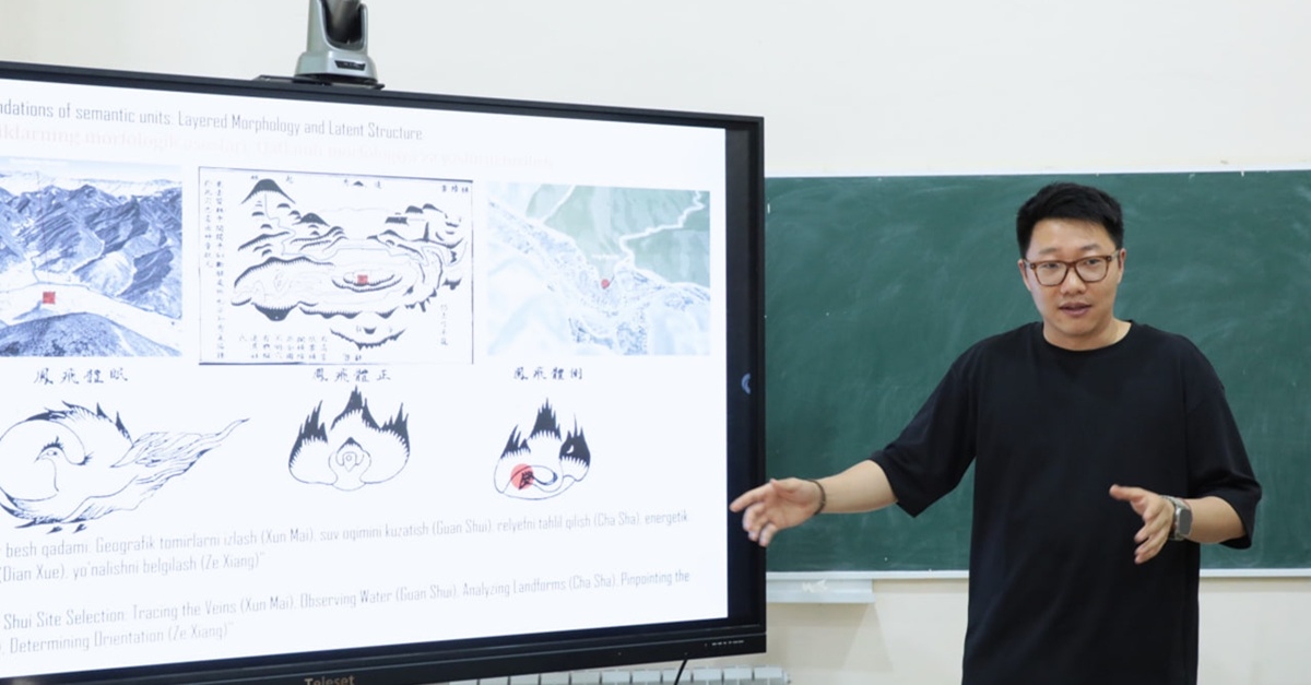 Professor Li Kun from  Xi'an University of Architecture and Technology, China is helding lectures to students, graduate students, and researchers of the Faculty of Geography and Ecology of Samarkand State University...