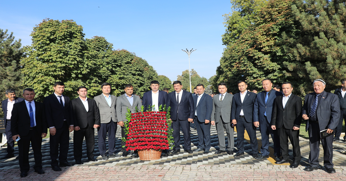 Samarqand viloyatida “21-oktyabr — O‘zbek tili bayrami kuni” keng va tantanali nishonlandi.